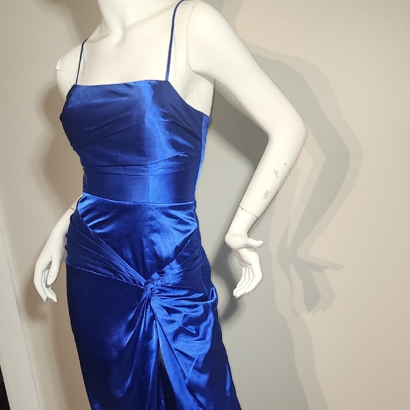 Elegant Blue Satin Evening Dress - Picture 12 of 15